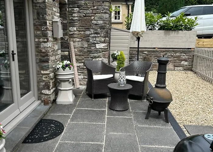 Cosy Riverside Property