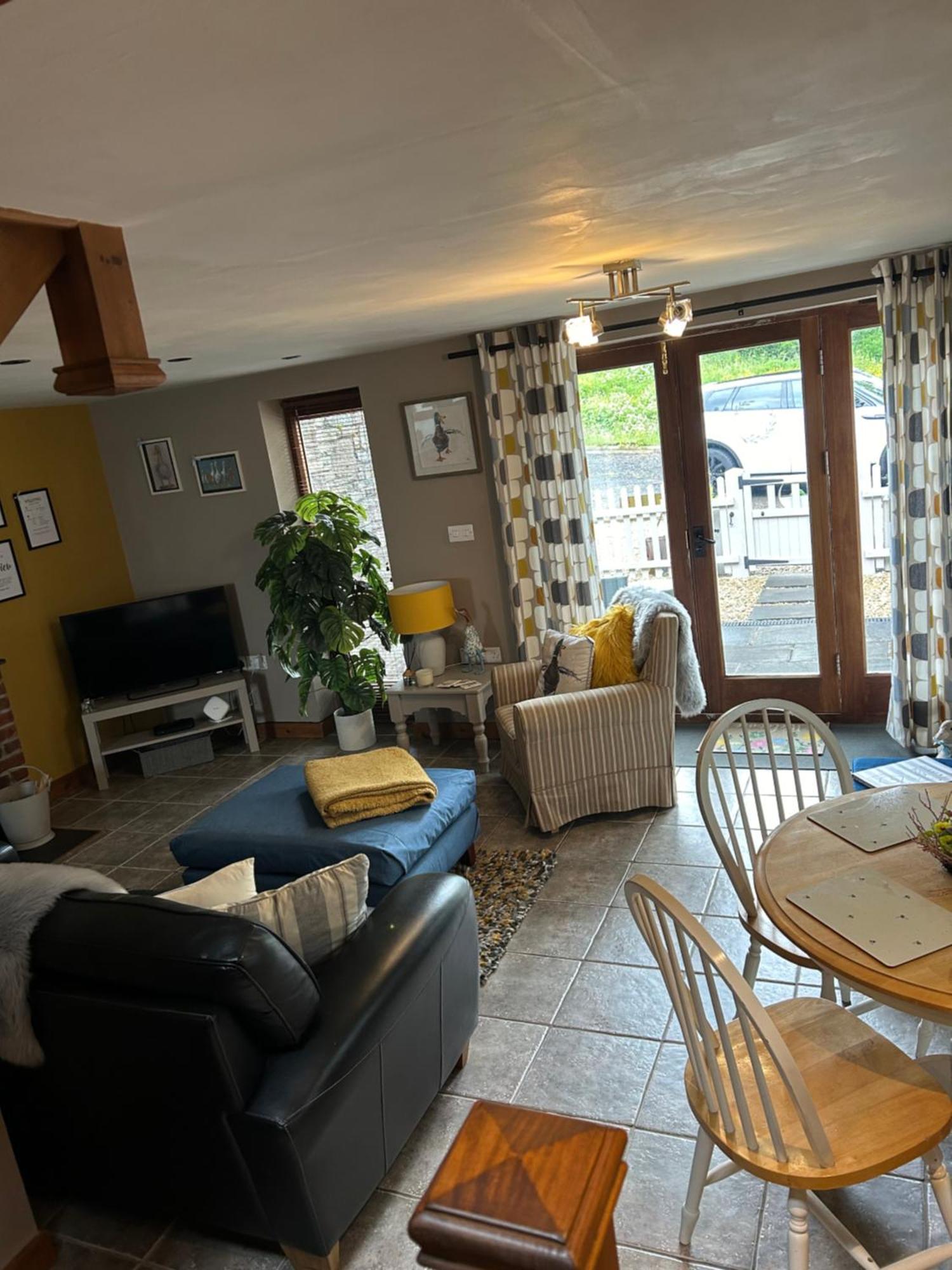 Cosy Riverside Aberbran